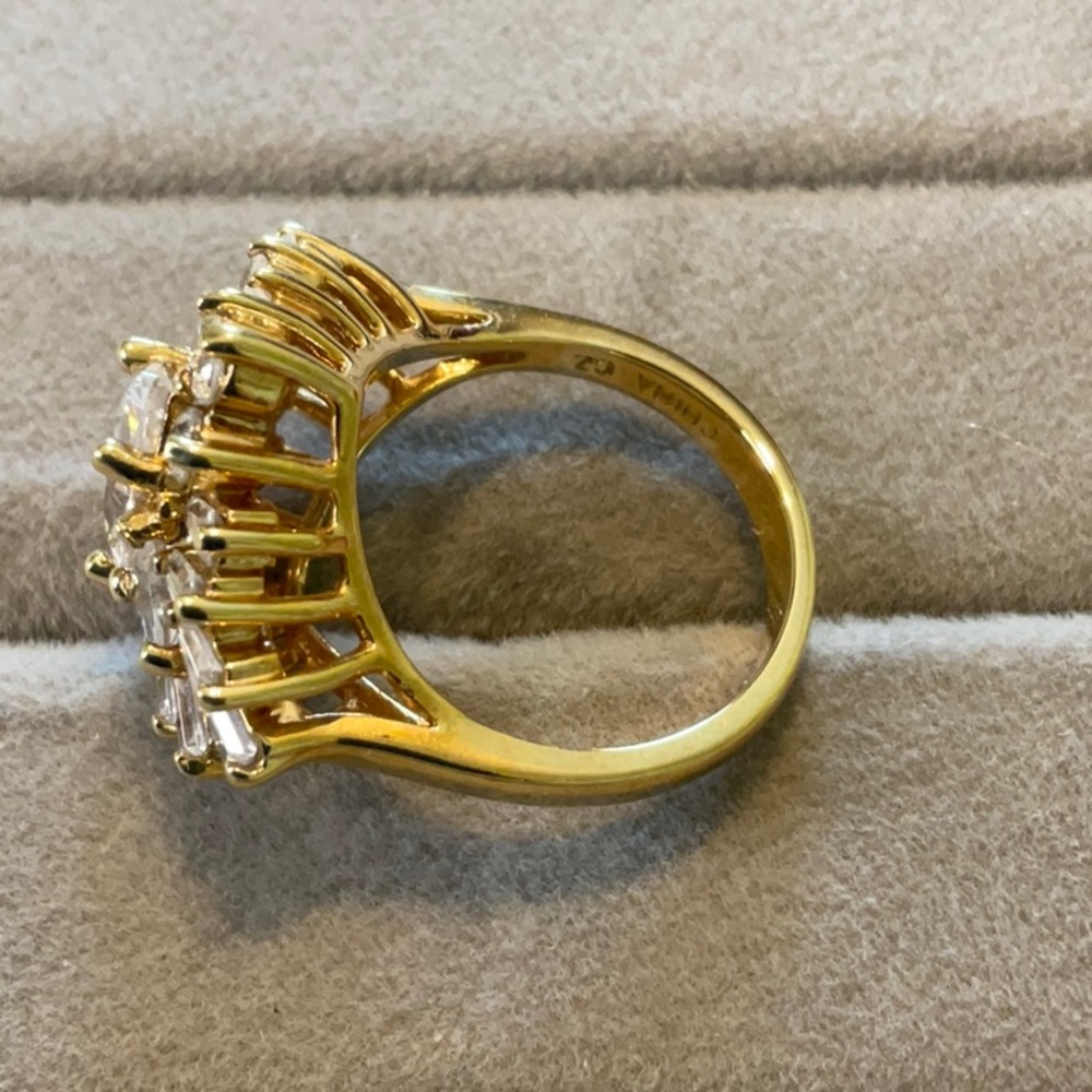 Elegant Gold Toned Sterling Silver Women's Ring - Picture 3 of 5